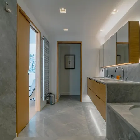 Incredible Sea View Appartment With Highest Quality Services - Rare On Biarritz Appartement